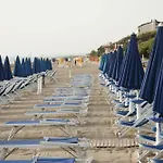 Lo Scoglietto 3* San Vincenzo