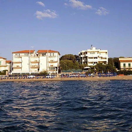 Hotel Lo Scoglietto 3*