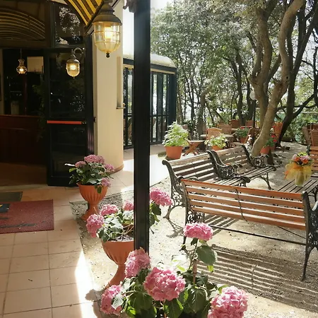 Lo Scoglietto Hotel 3*